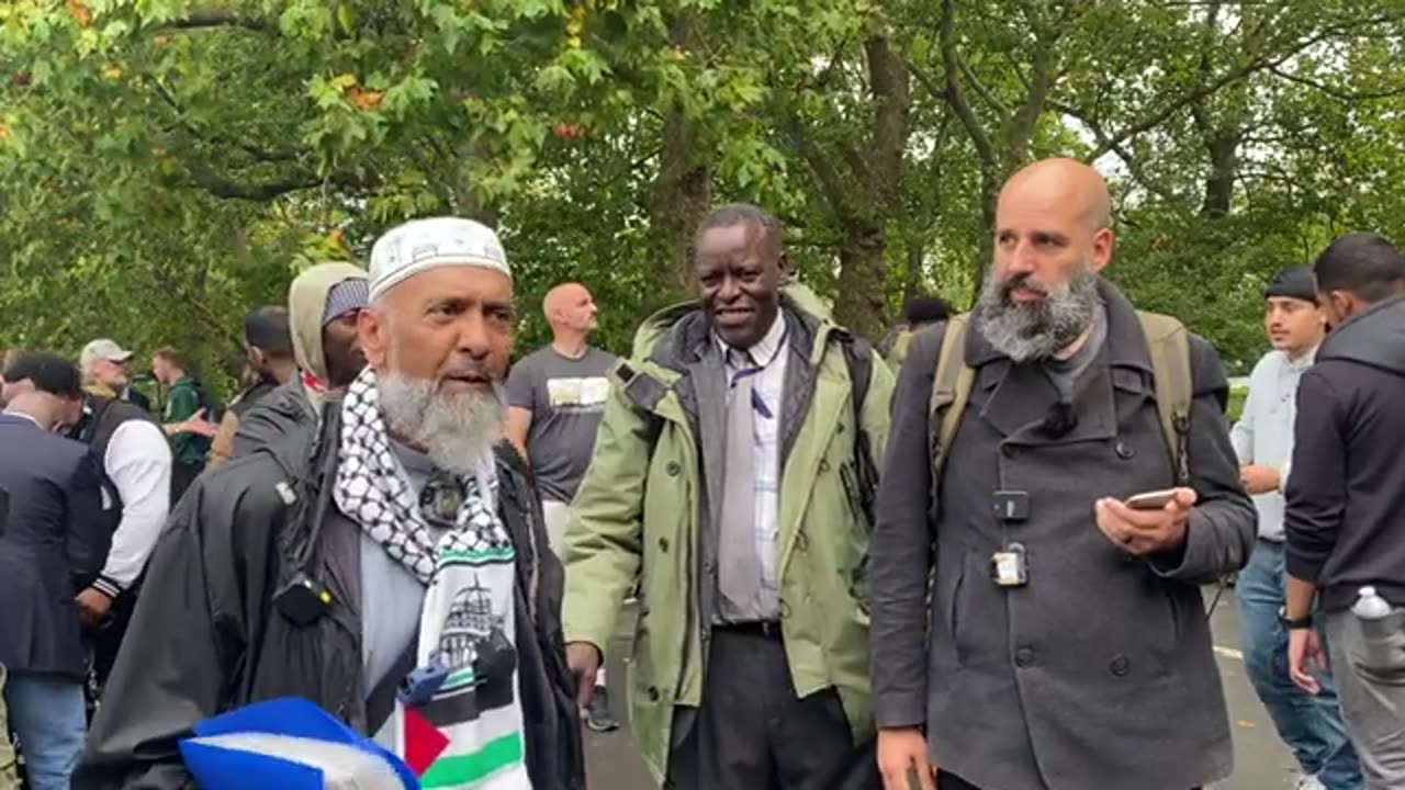 Christian preacher challenged uncle Usman for debate _ speakers corner