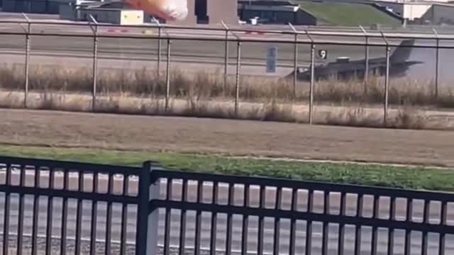 F-35 Stealth Fighter Jet Crash Landing