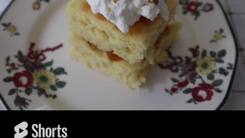 1900 Pistache Cake with Apricot Marmalade