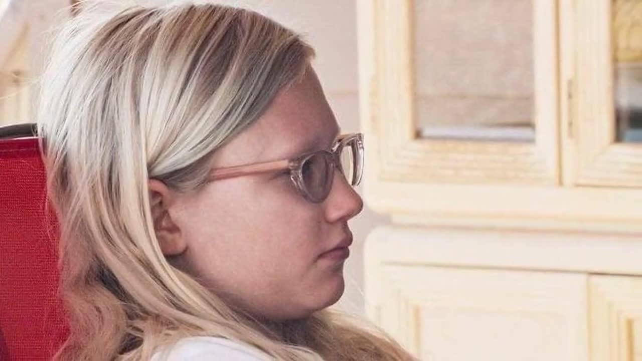 BETRAYED! Reacts to Hearing About Her Parents' Divorce and Sister Wives
