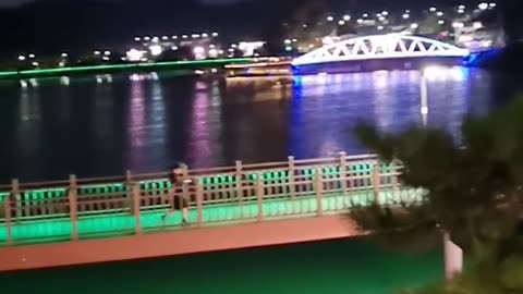 The lake at night is very beautiful
