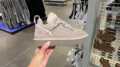 The sold out and exclusive UGG Lowmel Pumice is NOW available on our webshop 🤍