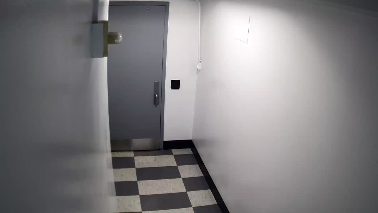 6172RHOBG3G302CStairwaySide_2021-01-05_01h40min01s237ms.mp4