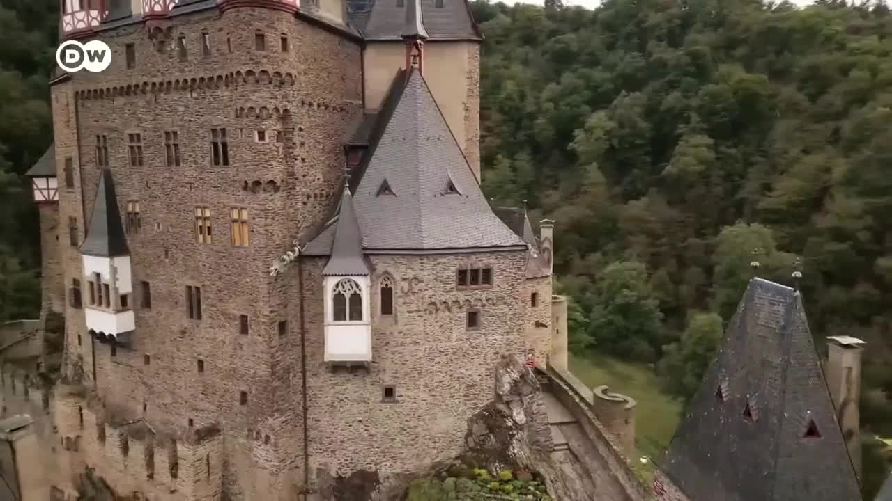 Eltz Castle in Germany: Would you like to live here?