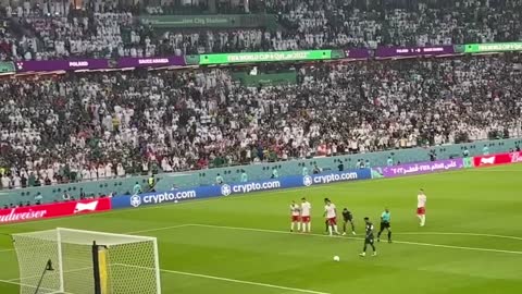 Wojciech Szczęsny broni rzut karny i dobitkę w meczu Polska – Arabia! Karny widziany z trybun
