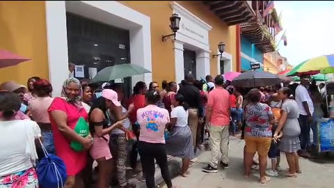 Continúan las largas filas en Cartagena por el pago de Renta Ciudadana