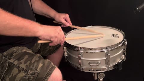 5x14” Vintage LM404 Ludwig Acrolite snare drum, early 1980s Blue & Olive Badge