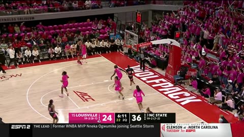 WOLFPACK ON THE ATTACK! NC State Women's Basketball ROARS with 11-2 Run! NCAAWBB