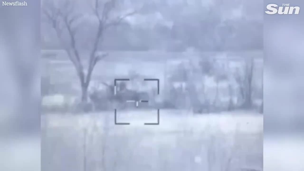 Ukrainian troops blow up Russian tank using American Javelin missiles