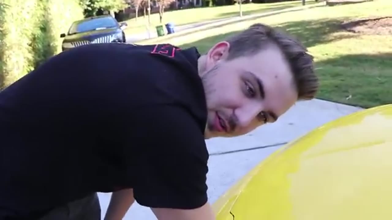 Last To Remove Hand, Gets Lamborghini Challenge