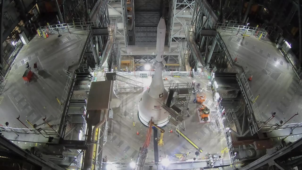 Artemis Crew Access Arm retraction inside Vehicle Assembly Building