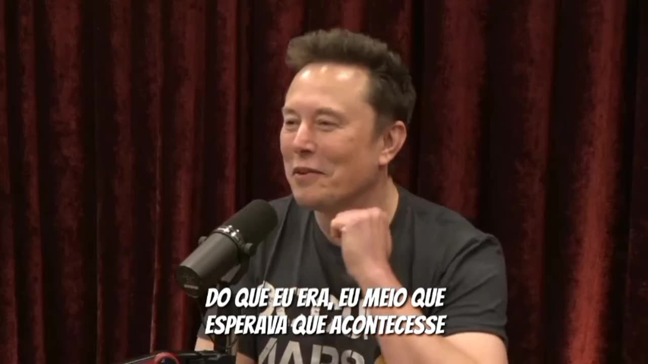 O grande e poderoso @elonmusk . Se não fosse por ele, estaríamos ferrados.