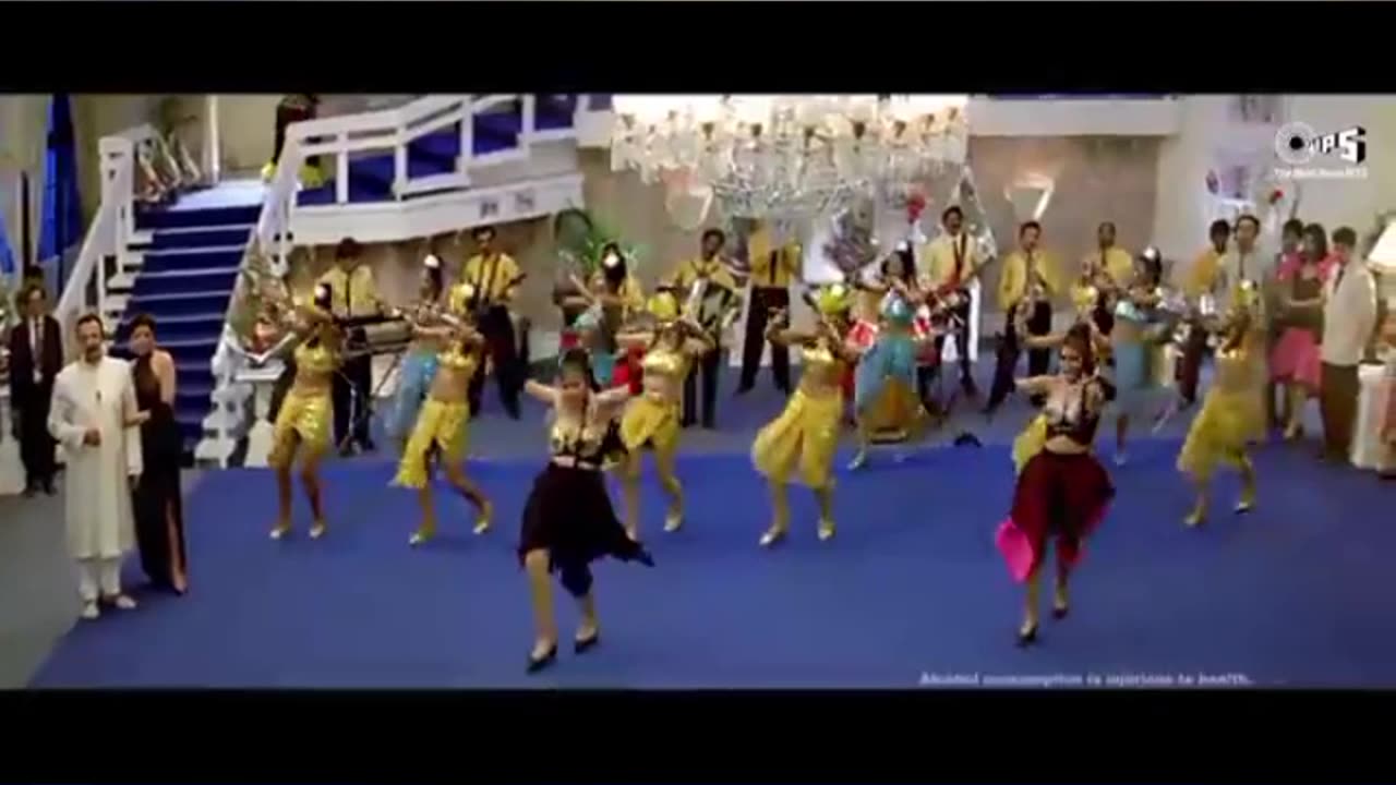 Amir Khan and Karishma Kapoor