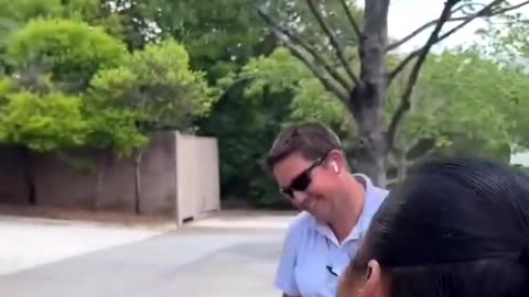 Karen berates a mailman because he won't give her someone else's mail