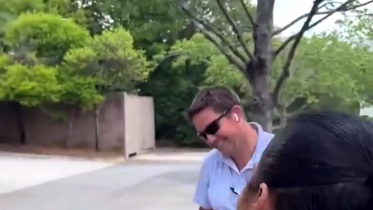 Karen berates a mailman because he won't give her someone else's mail