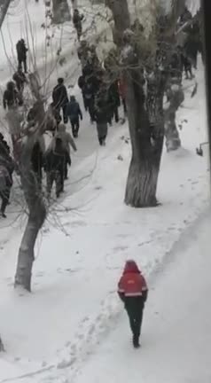 Protesters in Semipalatinsk go to the akimat