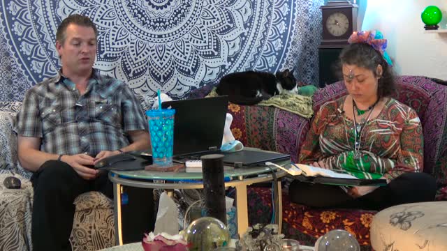 ACIM Workbook Lesson 101 with text and commentary by Sabrina and Alex Reyenga