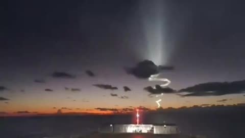 this is still the most jaw-dropping footage of SpaceX's booster landing on water