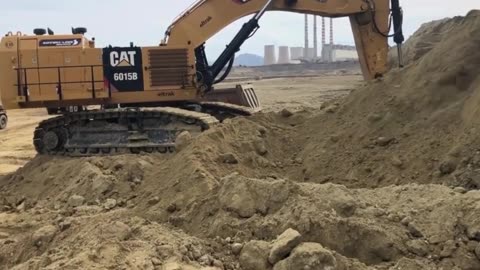 For such a big excavator, loading on the construction