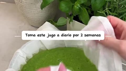 "Jugo Verde Revitalizante: Combate la Inflamación de Forma Natural"