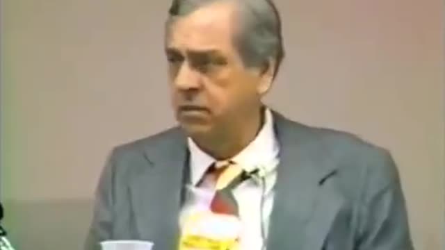 Eustace Mullins already knew it: "Vaccination are a time bomb"