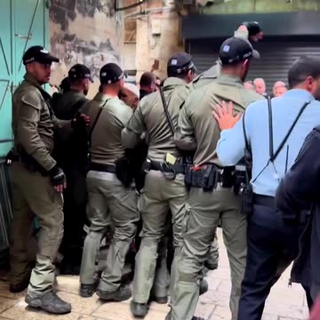 🔴💥Occupation terrorists attack #Christians celebrating the "Sabbath of Light" in occupied Jerusalem.