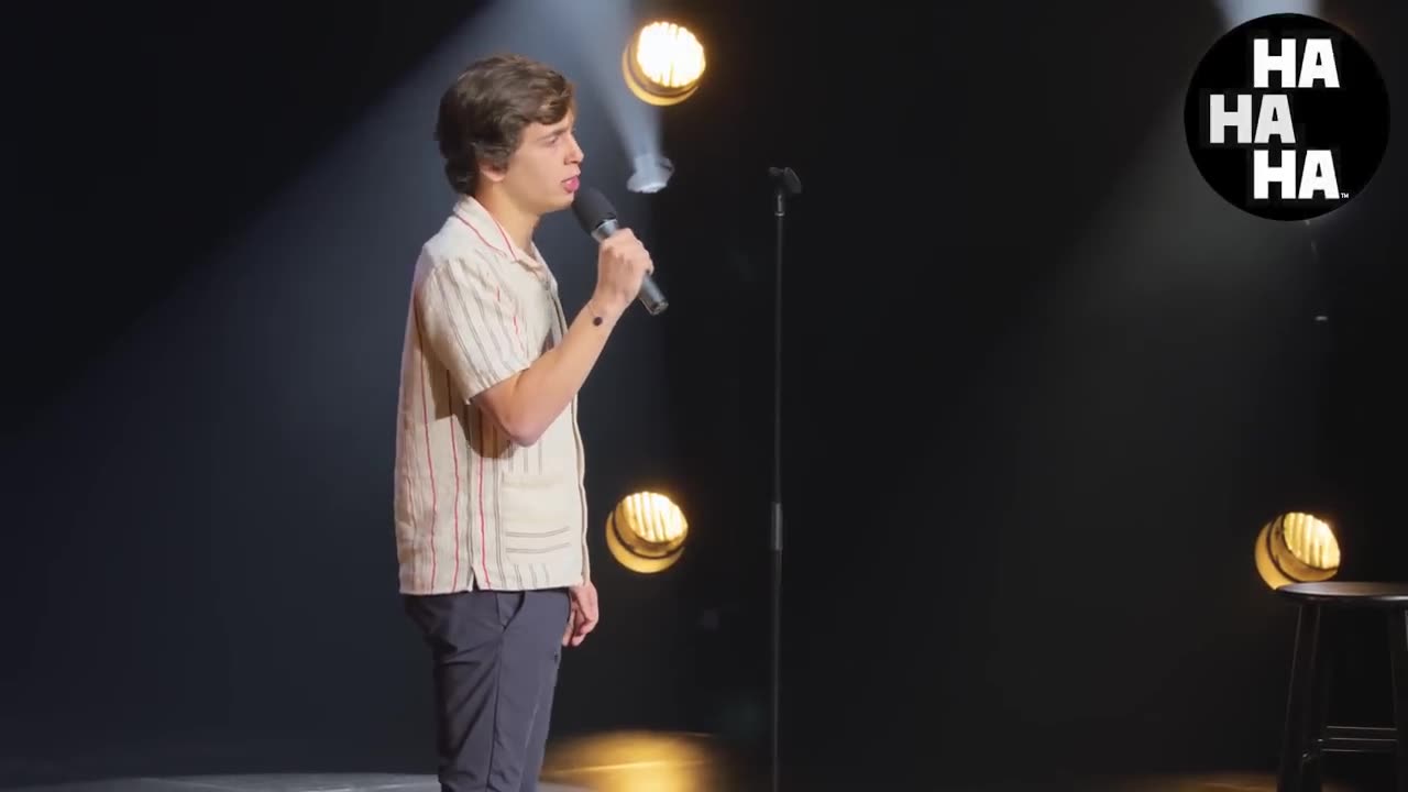 Marcello Hernandez | Cuban Mom /comedy hub