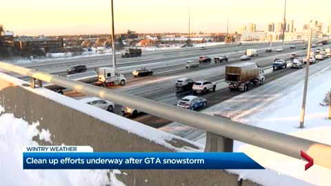 Greater Toronto Area digs out after snowstorm blankets region-NEWS OF WORLD