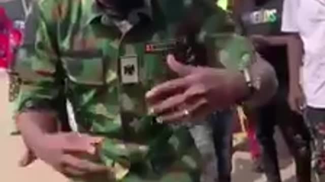 Oh my God!!! Military man faced the youths. Watch what happened!!!