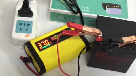 Smart Automatic 12V 2A Battery Charger