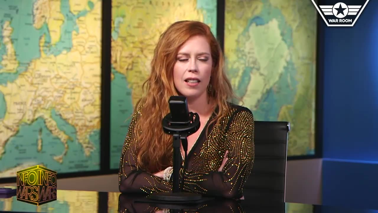 Comedian Slut Shamed For Airport✈️Outfit On Her Way To Infowars Studios👀😎