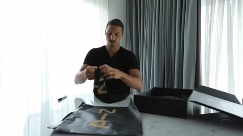 Zlatan Ibrahimovic trolls new Man City keeper Claudio Bravo on Instagram