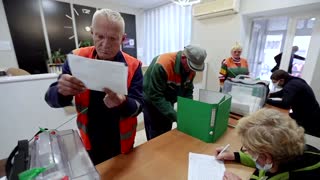 Workers vote in Russia-controlled Melitopol