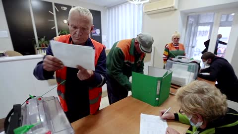Workers vote in Russia-controlled Melitopol