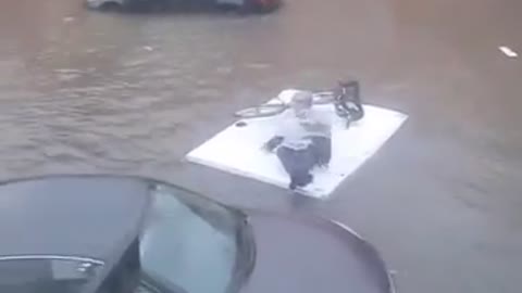 #SanFrancisco | #CA Multiple Reports of major flooding is taking place as buildings and streets