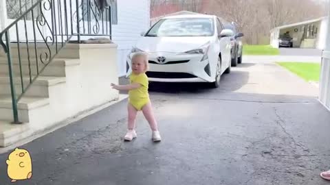 Baby who loves to dance, twirling and twirling.