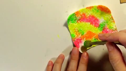Learn How to Create DIY Home Decor Items Using Abstract Design