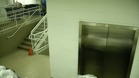 7110CVCULElevator#3Lobby_2021-01-06_21h40min01s820ms.mp4