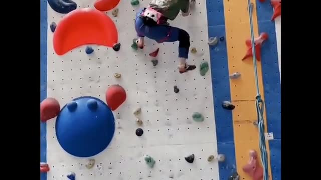 On the Face of Adults 😑, Don't dare to pull your right leg half way to death.