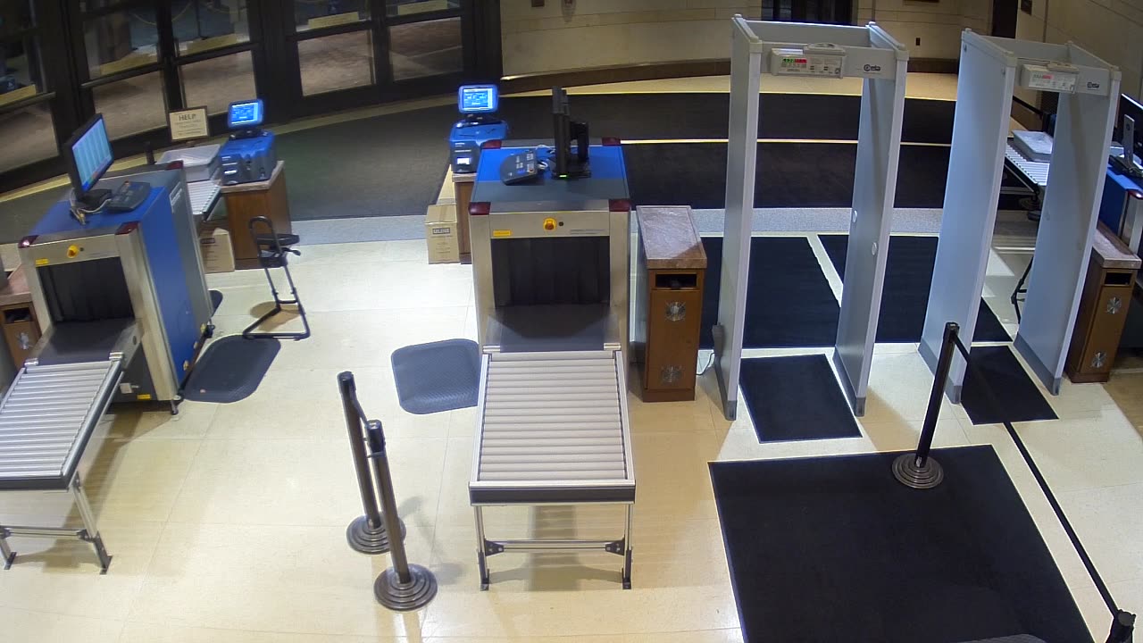 7134CVCULNScreeningLane3_2021-01-05_01h02min40s817ms.mp4