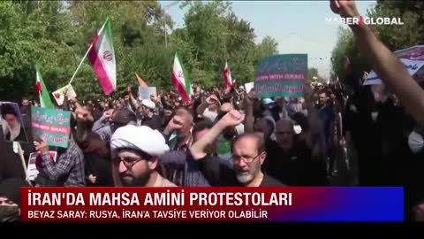 İran'da Onbinlerce Kişi Ayaklandı! Hameney Rejimi Düştü Düşecek...