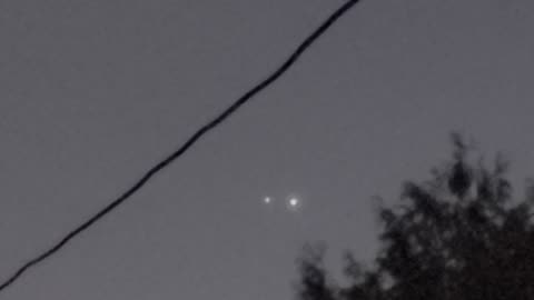 UFO y/n new to the sky behind my house
