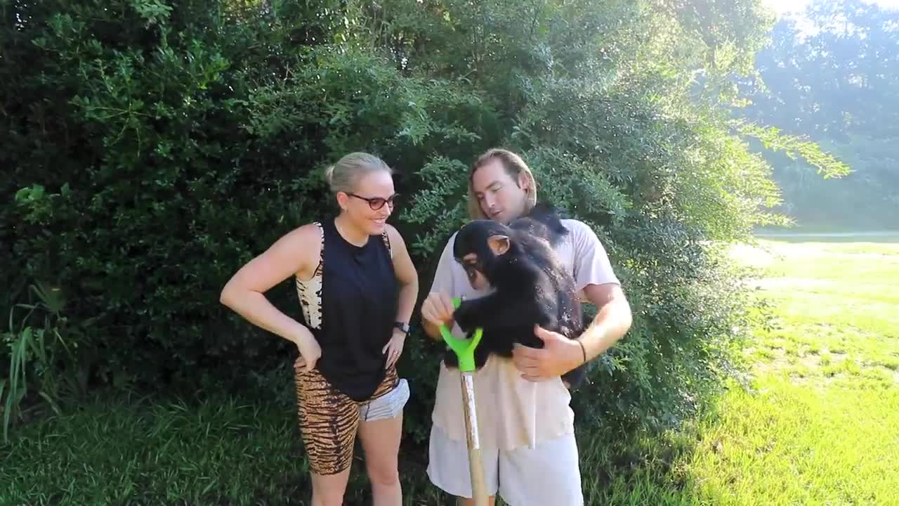 POOP SCOOPING FOR MY ELEPHANT ! HOW MUCH WILL WE GET ?!-16