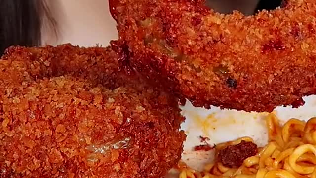 Spicy Fire Noodles, Onion Rings #zoeyasmr #zoeymukbang #bigbites #mukbang #asmr #food #먹방 #틱톡푸드 #spi