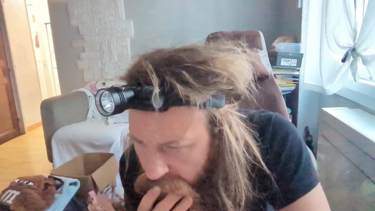 2023-05-03 (4) - la malbouffe! - Twitch Triskelina