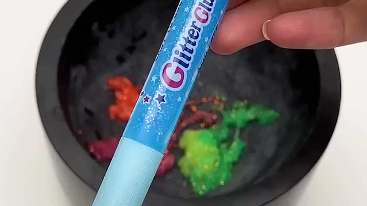 satisfying crushing 😁💯 slime crush glitter 😍🎉