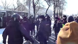 Russia detains protesters opposed to Ukraine invasion