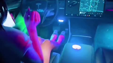 The gradually changing atmosphere light is so cool. The disco will be in the car in the future