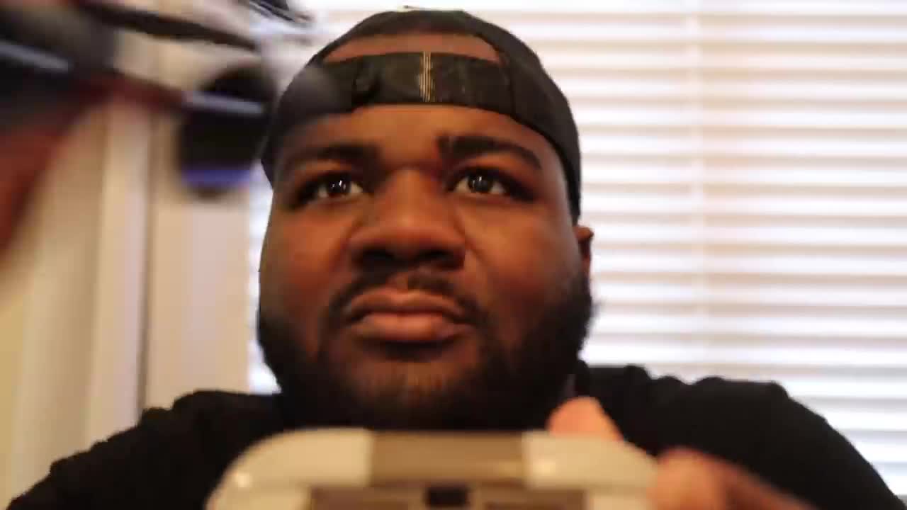 That One Friend That Would Always Screen Peek On Split Screen Games
