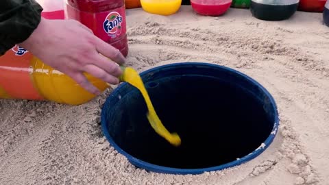 Balloons of Coca Cola & Orbeez, Mtn Dew, Fanta, Chupa Chups, 7up vs Mentos Underground6